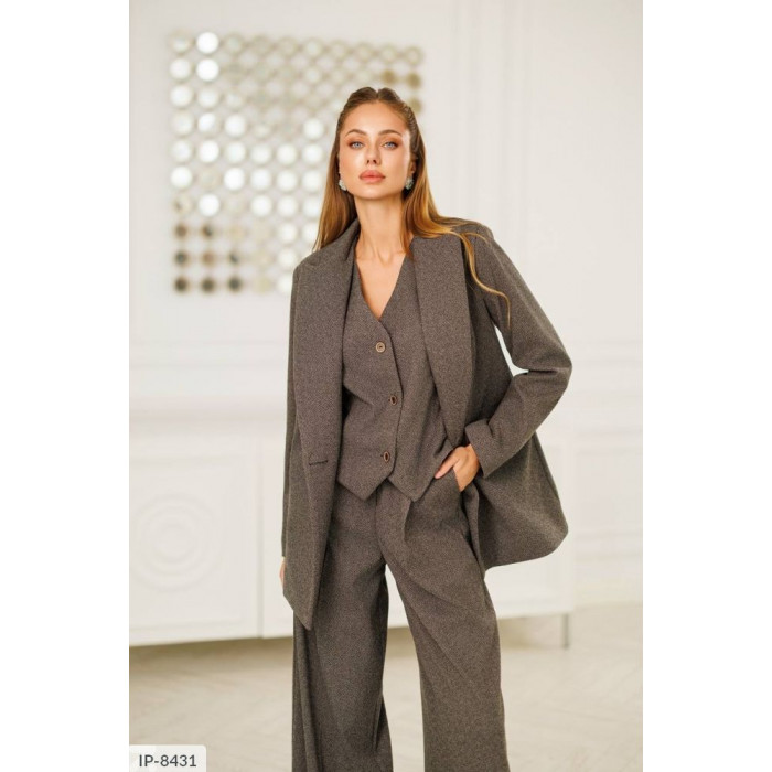 Костюми IP-8431 — практичність, мода й комфорт