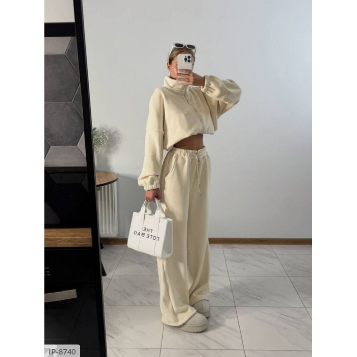 Модні костюми для прогулянок і відпочинку IP-8740 — легкість у кожному русі