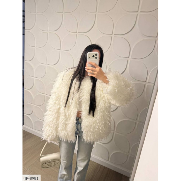 Верхній одяг IP-8981 — тепло, стиль і комфорт у кожній деталі