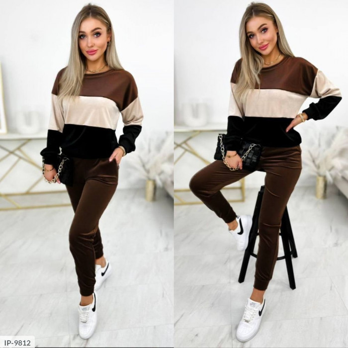 Модні костюми для прогулянок і відпочинку IP-9812 — легкість у кожному русі