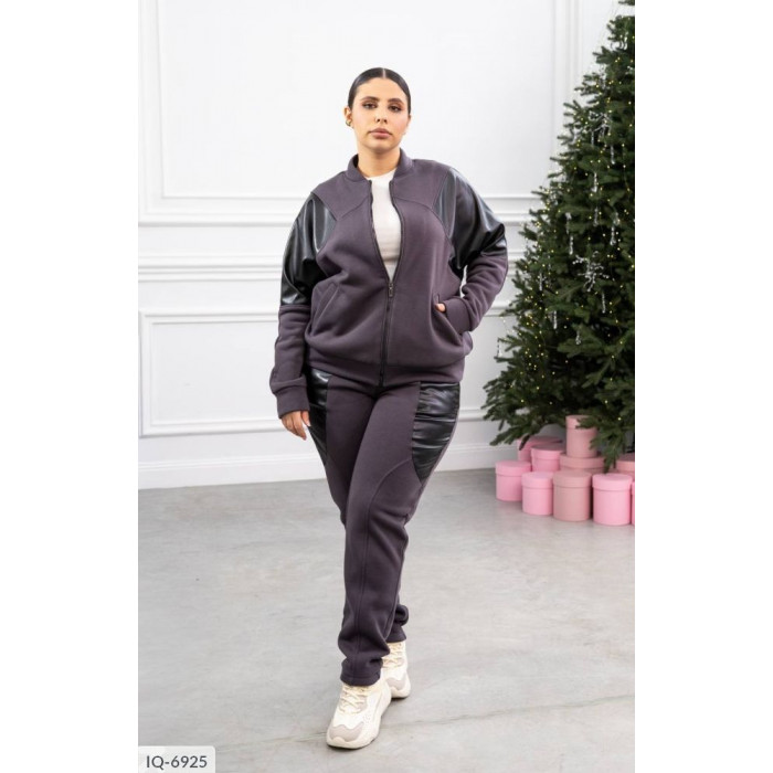Модні костюми XL+ IQ-6925 — гармонія стилю і практичності