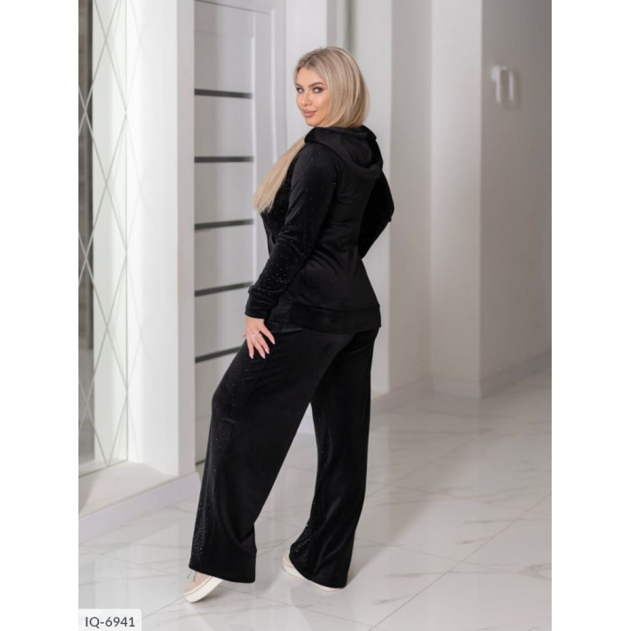 Жіночі прогулянкові костюми IQ-6941 — елегантність у кожному русі