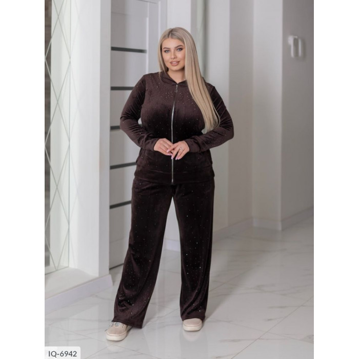 Стильні жіночі прогулянкові костюми IQ-6942 — зручність і шарм