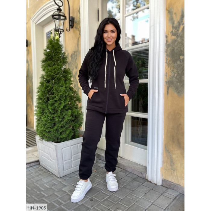 Модні костюми XL+ HN-1905 — гармонія стилю і практичності