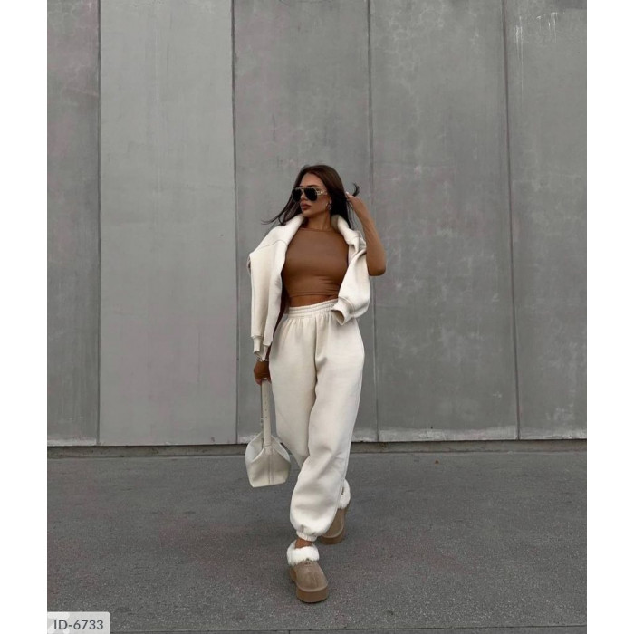 Стильні костюми для спорту ID-6733 — практичність і мода