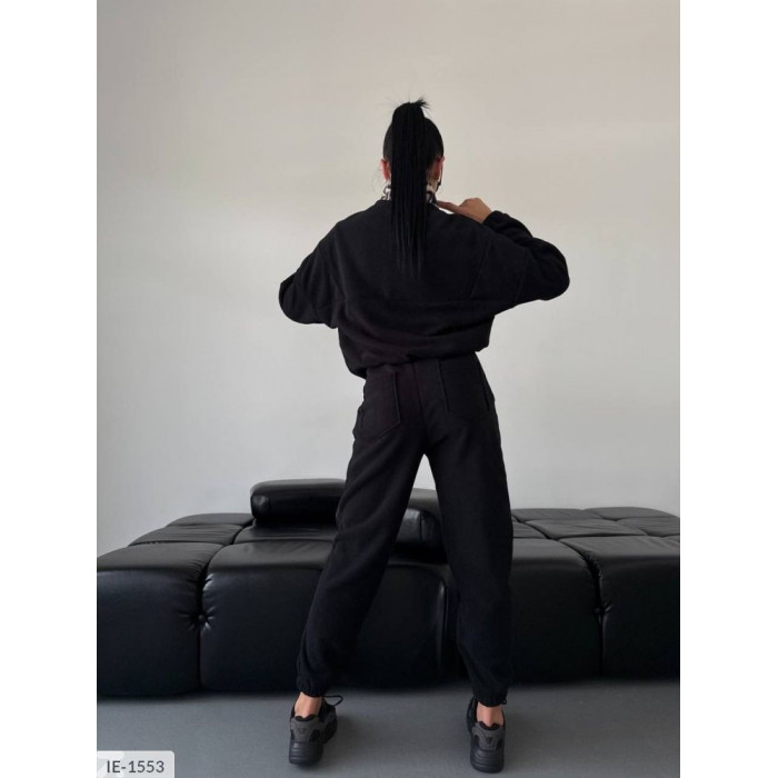 Модні спортивні костюми для активних жінок IE-1553