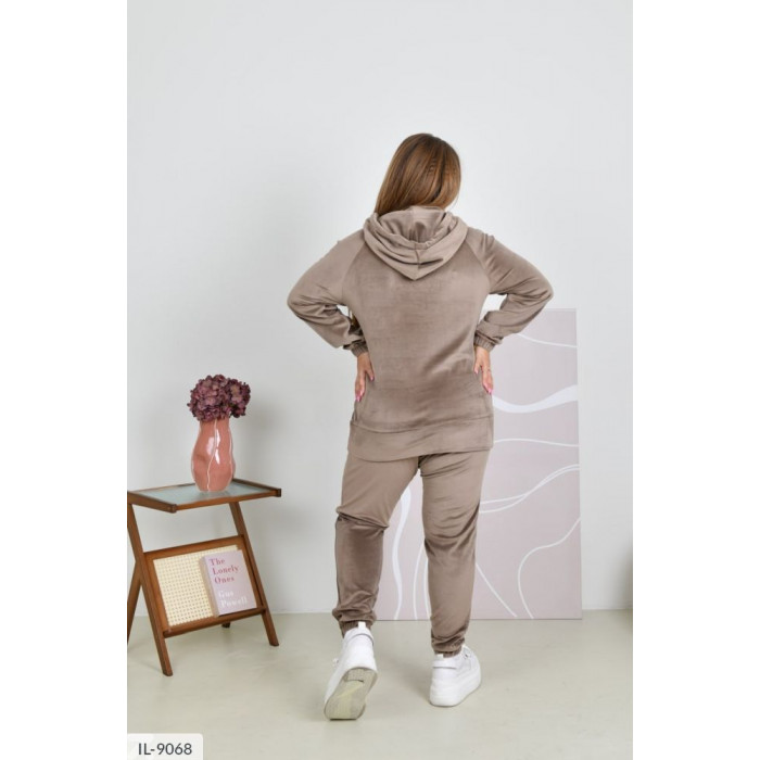 Костюми Plus Size IL-9068 — тренди для активних жінок