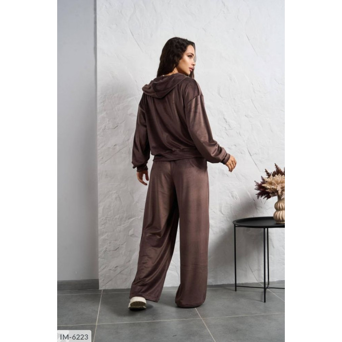 Жіночі костюми Odessa Moda IM-6223 — стиль і впевненість