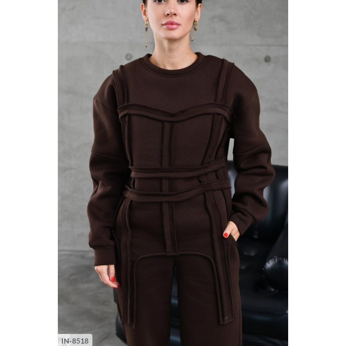 Стильні образи від Odessa Moda IN-8518 — костюми на кожен день