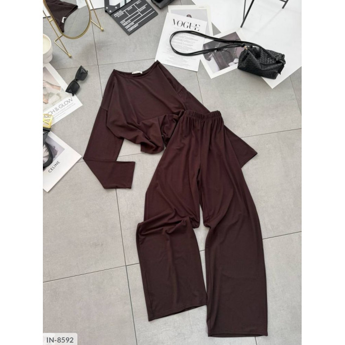 Жіночі костюми Odessa Moda IN-8592 — елегантність і зручність