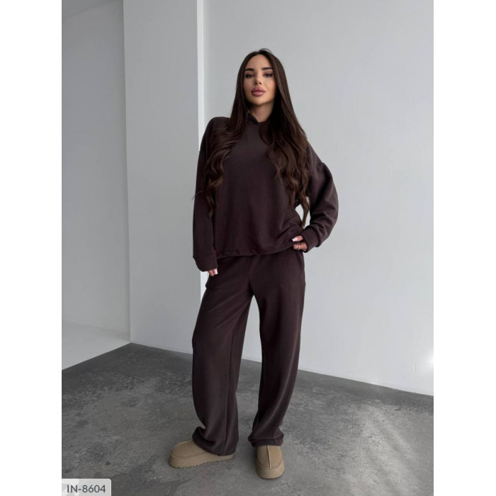 Стильні жіночі костюми IN-8604 — зручність і шарм
