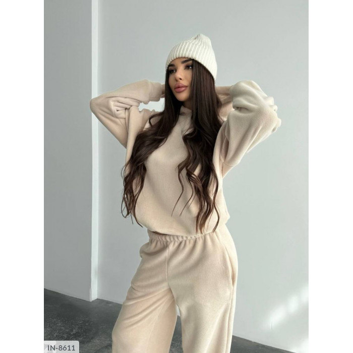 Модні костюми IN-8611 — легкість і впевненість у кожному русі