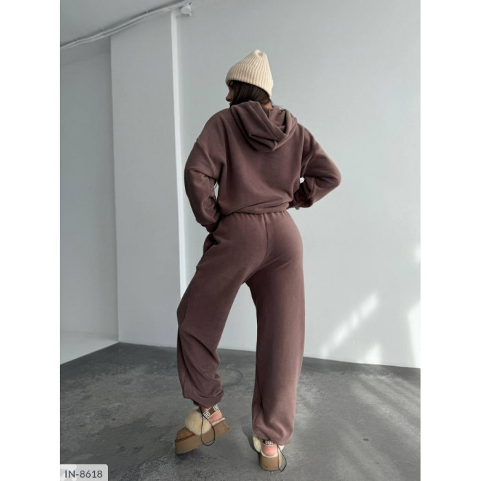 Стильні жіночі костюми IN-8618 — зручність і шарм