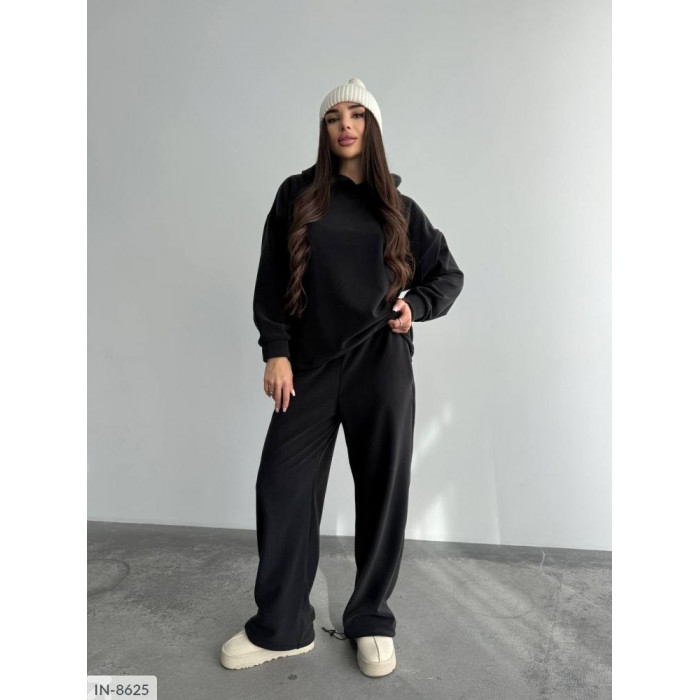 Жіночі прогулянкові костюми IN-8625 — елегантність у кожному русі