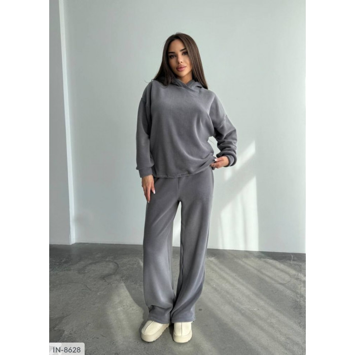 Модні костюми IN-8628 — легкість і впевненість у кожному русі