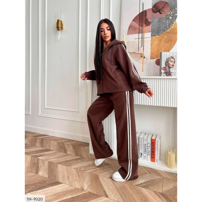 Модні костюми XL+ IN-9020 — гармонія стилю і практичності