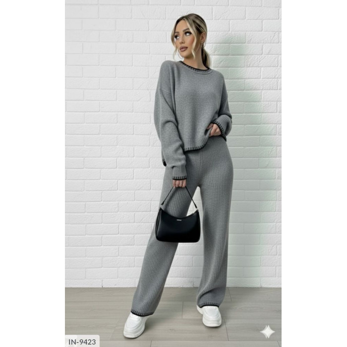 Костюми IN-9423 — практичність і мода
