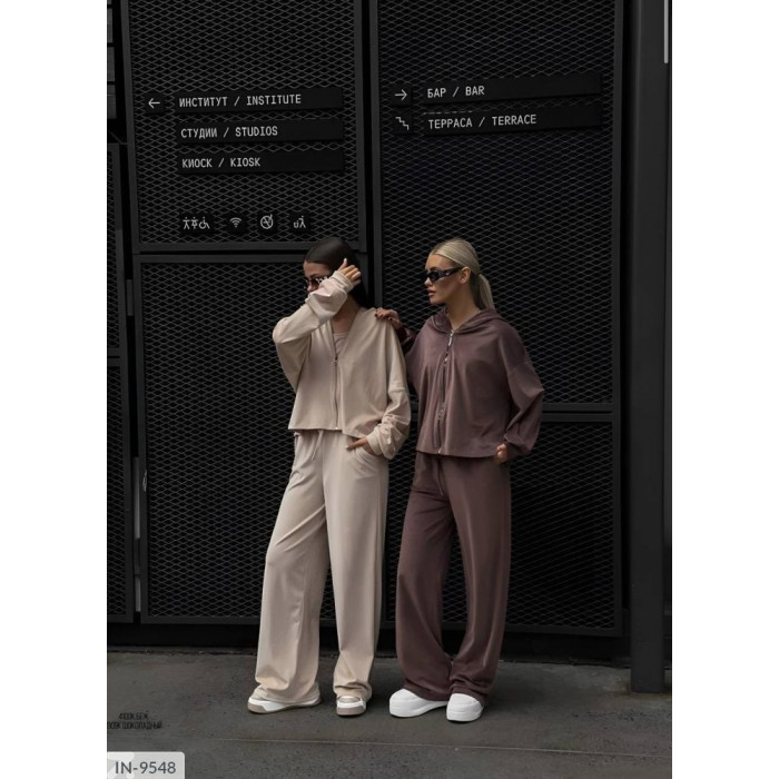 Модні костюми для прогулянок і відпочинку IN-9548