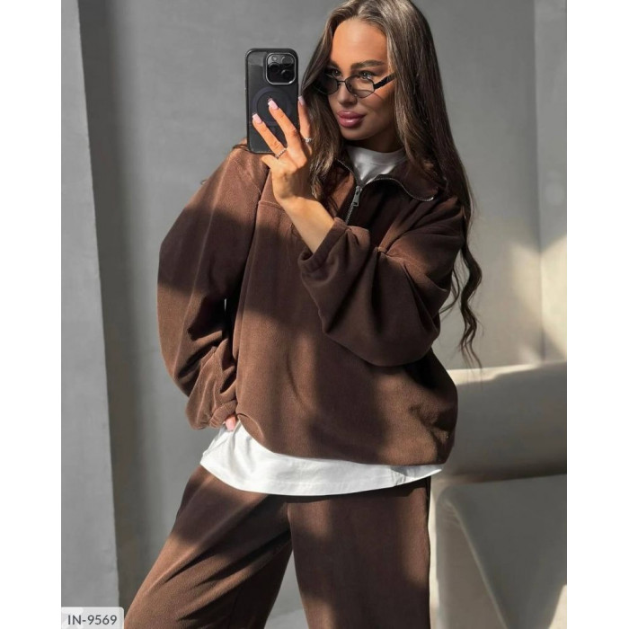 Модні костюми для прогулянок і відпочинку IN-9569