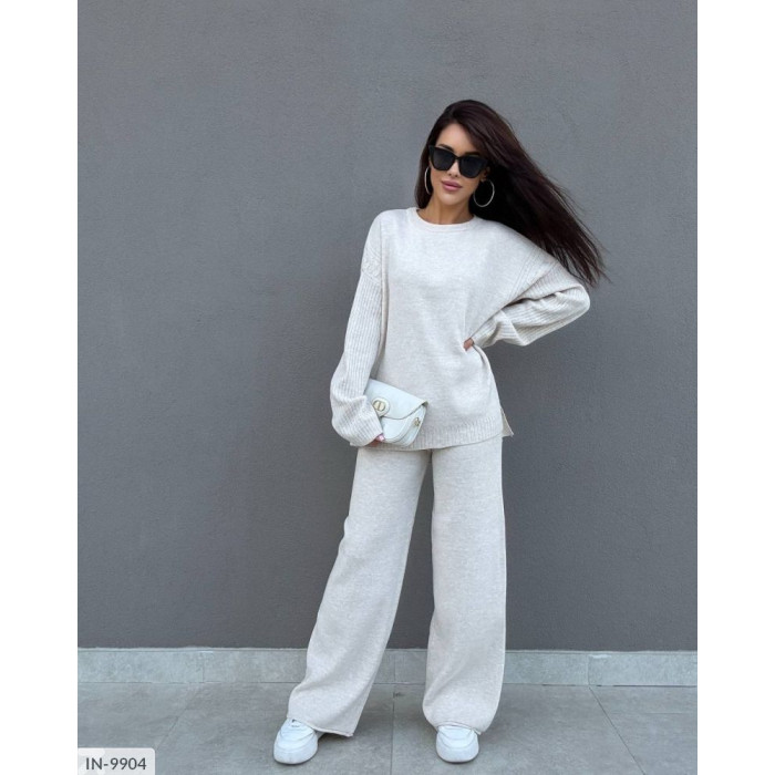 Жіночі костюми IN-9904 — новинки сезону