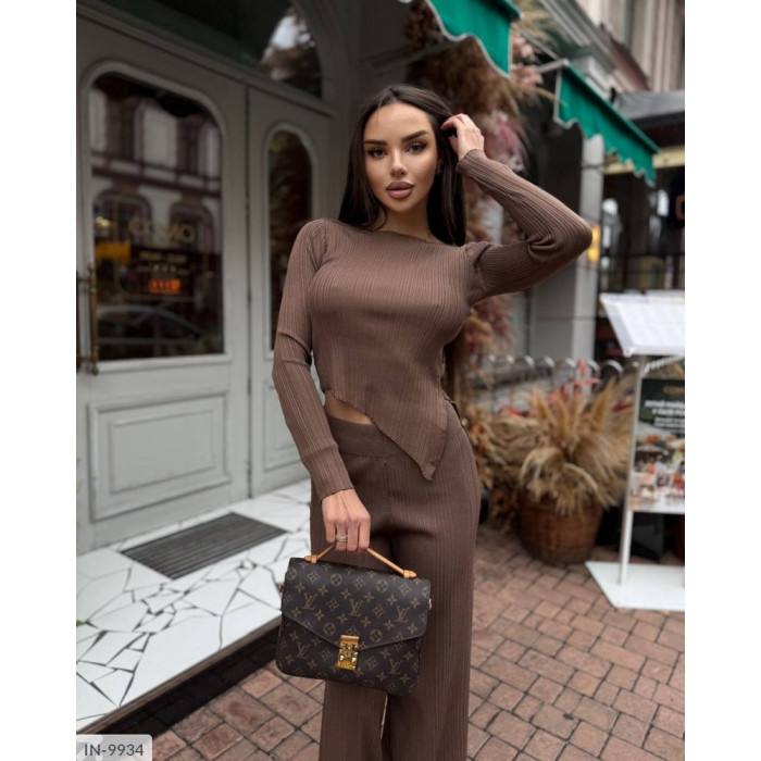 Модні костюми IN-9934 — обери свій стиль