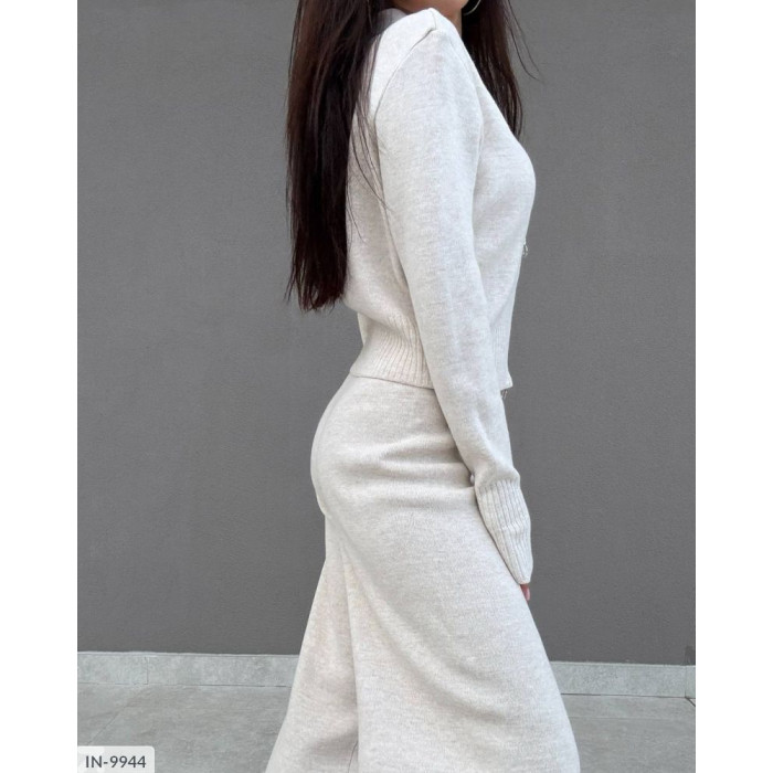 Жіночі костюми Odessa Moda IN-9944 — елегантність і зручність