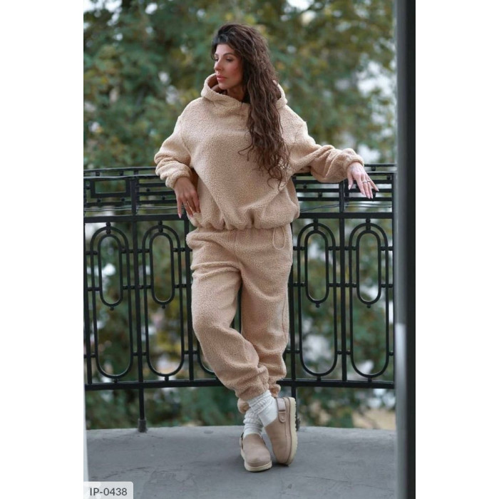 Жіночі костюми Odessa Moda IP-0438 — стиль і впевненість