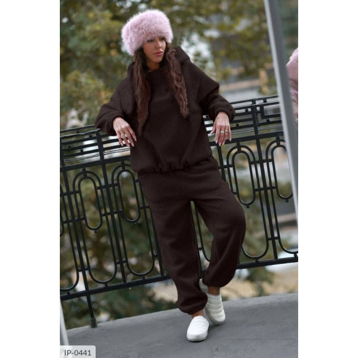 Жіночі костюми Odessa Moda IP-0441 — стиль і впевненість