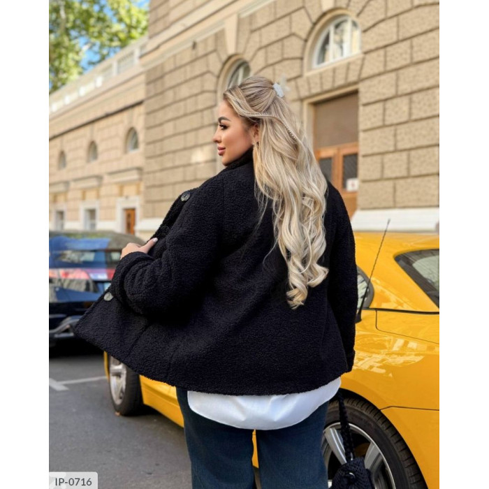 Верхній одяг IP-0716 — тепло і стиль у кожній деталі