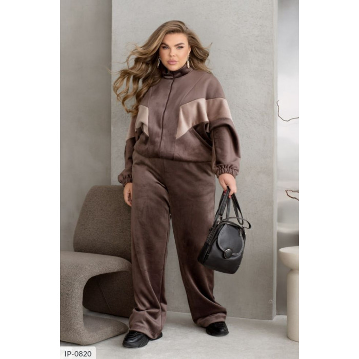 Жіночі прогулянкові костюми IP-0820 — елегантність у кожному русі