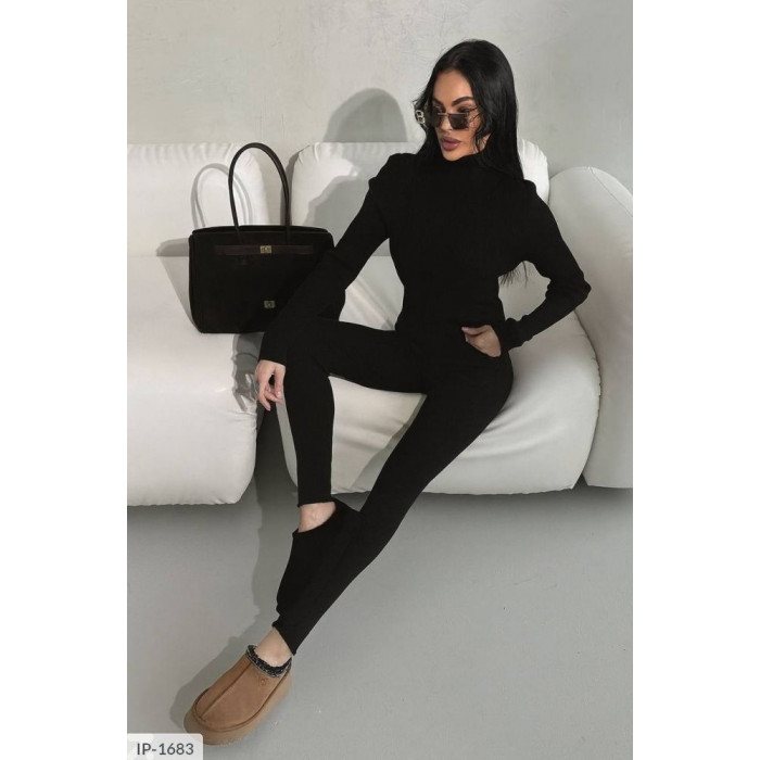 Стильні образи від Odessa Moda IP-1683 — костюми на кожен день