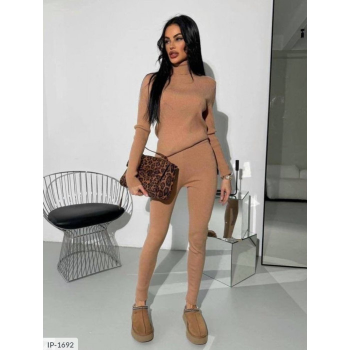 Стильні жіночі костюми IP-1692 — зручність і шарм