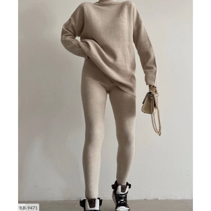 Модні костюми KB-9471 — легкість і впевненість у кожному русі