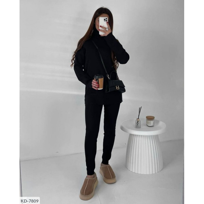 Стильні жіночі костюми KD-7809 — зручність і шарм