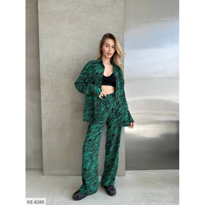 Модні костюми великого розміру KE-8280 — стиль і комфорт