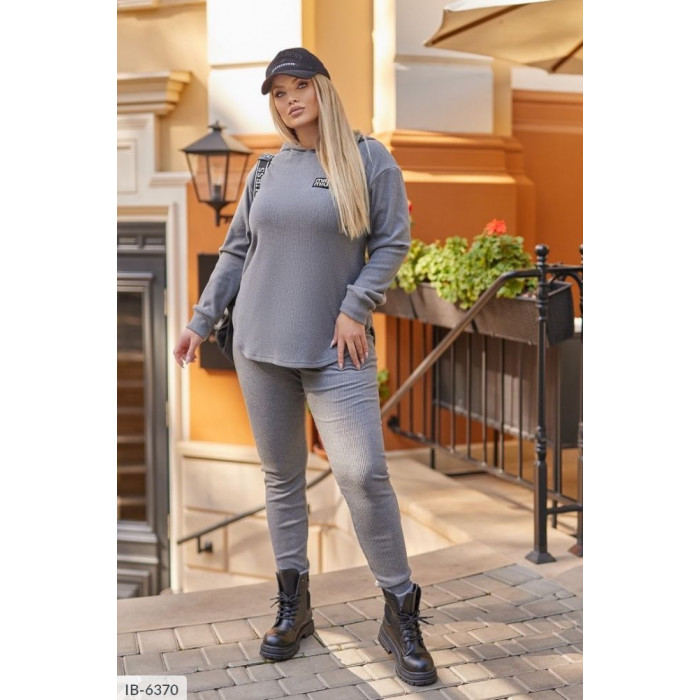 Модні костюми великого розміру IB-6370 — стиль і комфорт