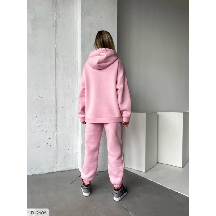 Модні костюми ID-2606 — легкість і впевненість у кожному русі