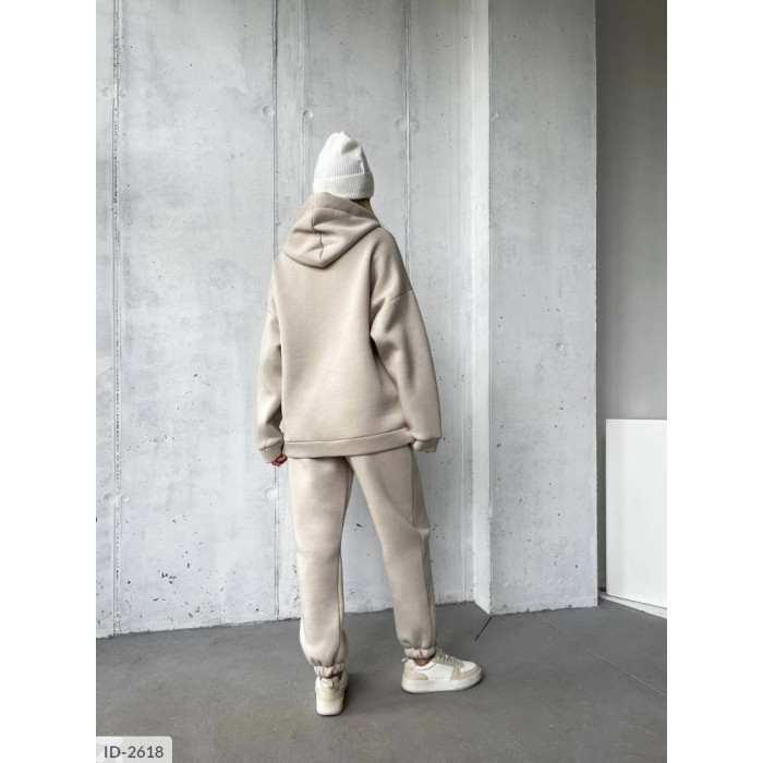 Модні костюми ID-2618 — легкість і впевненість у кожному русі