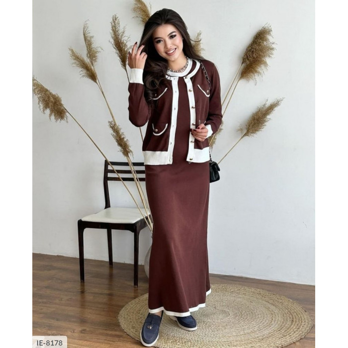 Жіночі костюми Odessa Moda IE-8178 — елегантність і зручність