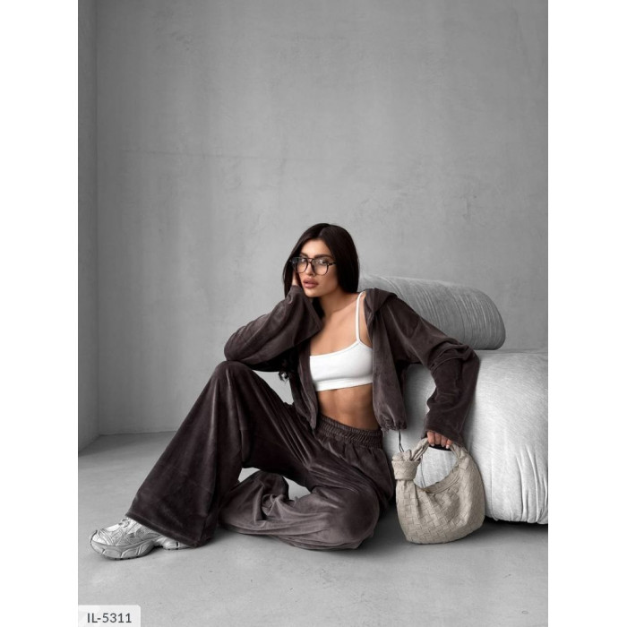 Комфорт і мода IL-5311 — костюми для прогулянок