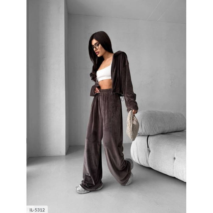 Стильні жіночі костюми IL-5312 — зручність і шарм