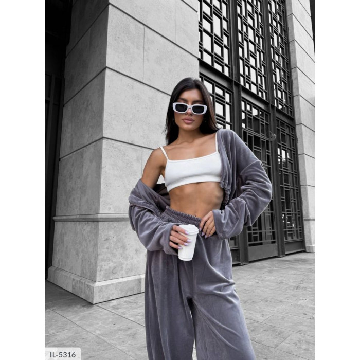 Стильні жіночі костюми IL-5316 — зручність і шарм