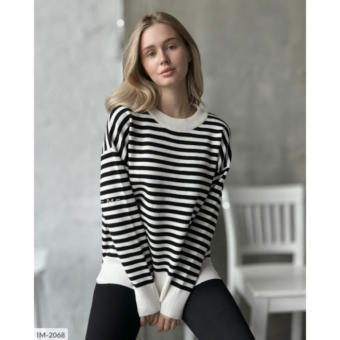 Светри жіночі IM-2068 — практичність і шарм