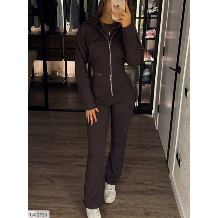 Модні костюми IN-2926 — легкість і впевненість у кожному русі