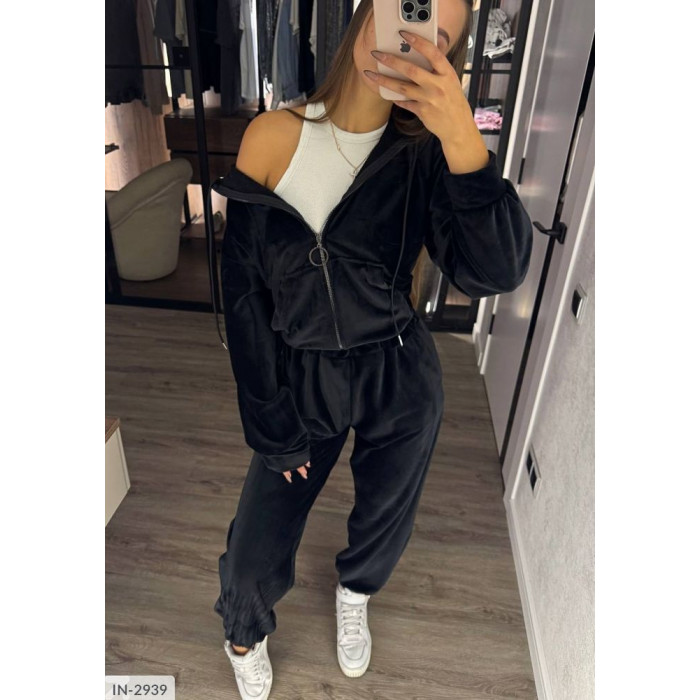 Модні спортивні костюми для активних жінок IN-2939 Модні спортивні костюми для активних жінок IN-2939