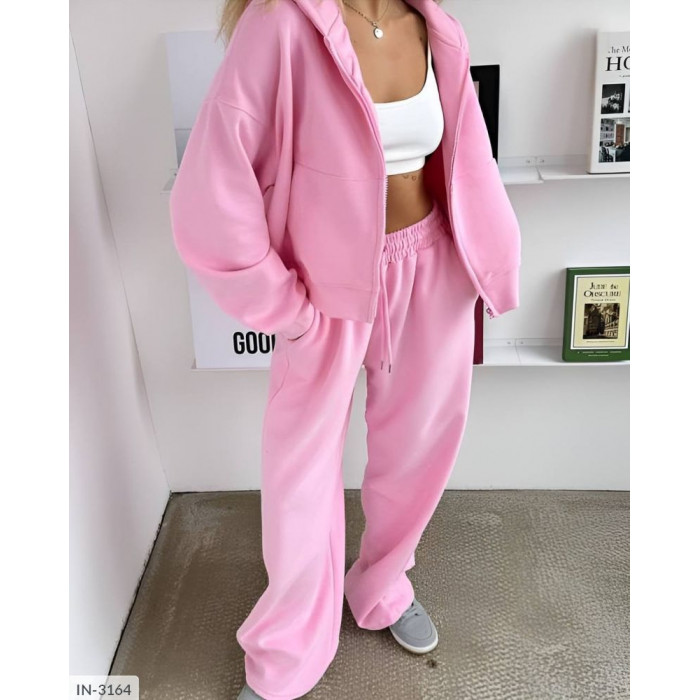 Стильні костюми для спорту IN-3164 — практичність і мода Стильні костюми для спорту IN-3164 — практичність і мода