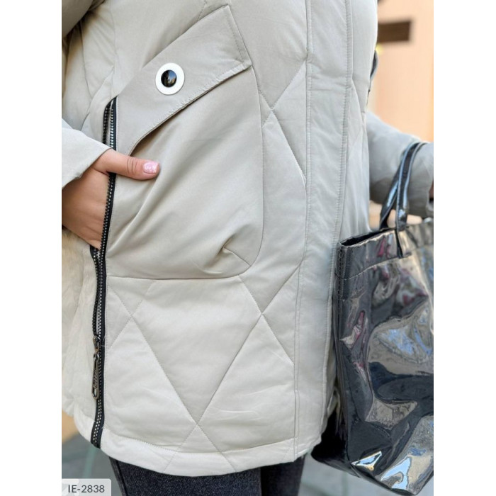 Жіночий верхній одяг Plus Size IE-2838 — тренди 2025