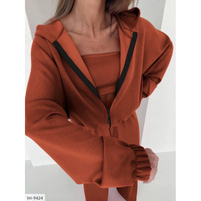 Костюми IH-9424 — практичність і мода