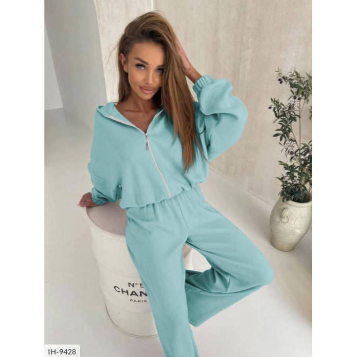 Костюми 2025 IH-9428 — трендові фасони