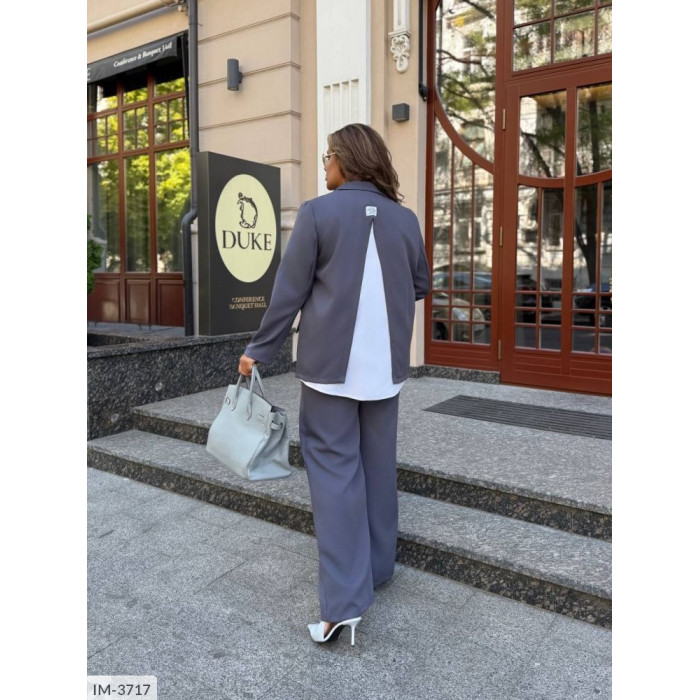 Жіночі костюми Plus Size IM-3717 — впевненість і стиль